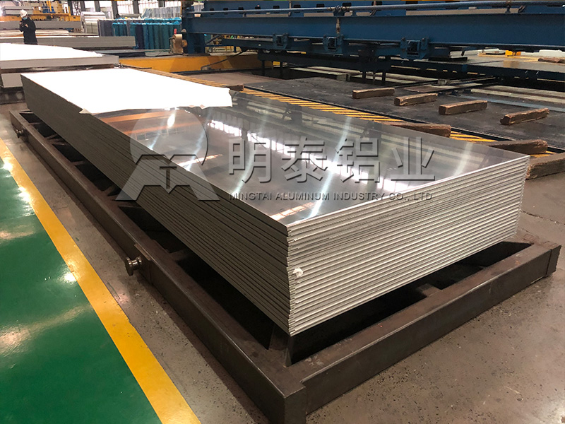 云顶集团汽车前后盖用5182铝板，是汽车用铝优选厂家