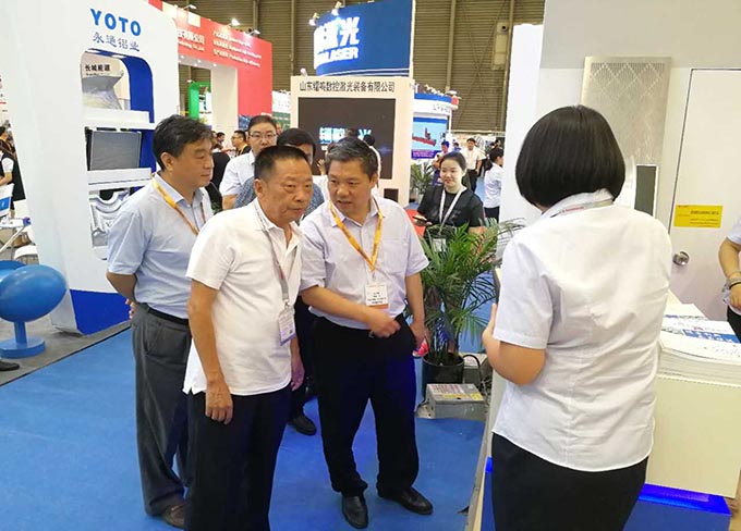 【铝工业展】云顶集团地铁车箱体风靡国际铝工业展会场