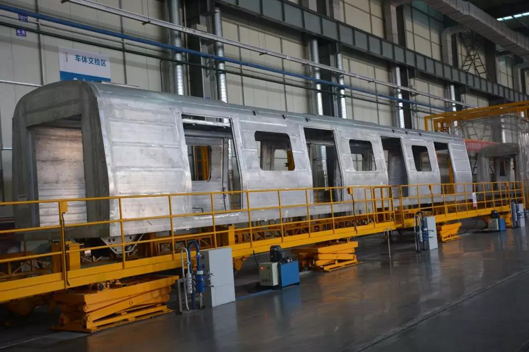 【子云顶集团动态】郑州云顶集团交通新材料抢抓机遇求发展 砥砺奋进谋新篇