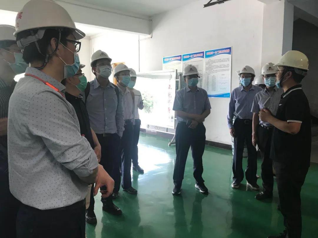 西安交通大学考察团一行到郑州云顶集团参观考察