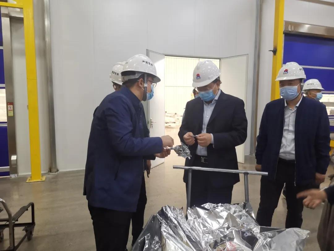 郑州市工信局领导莅临河南云顶集团科技发展有限公司调研指导工作